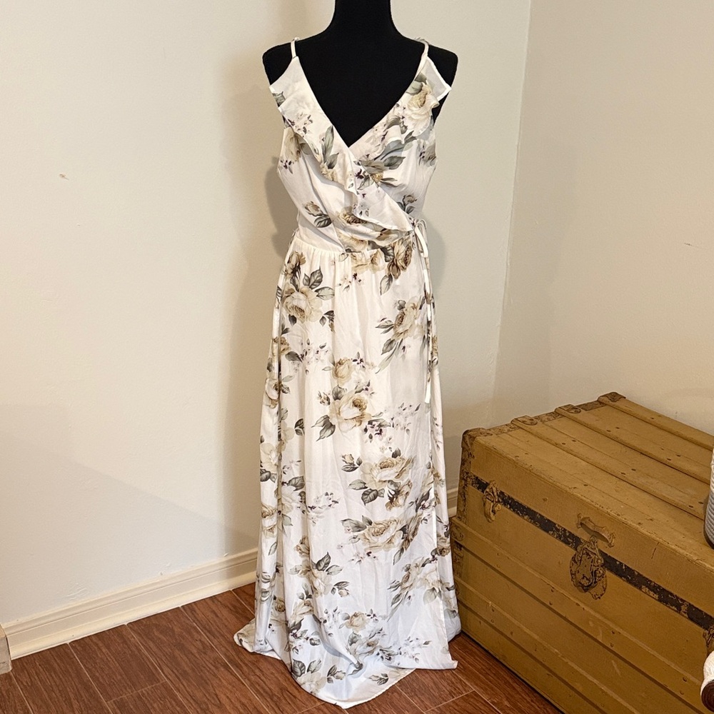 Elegant Floral Maxi Dress in Cream